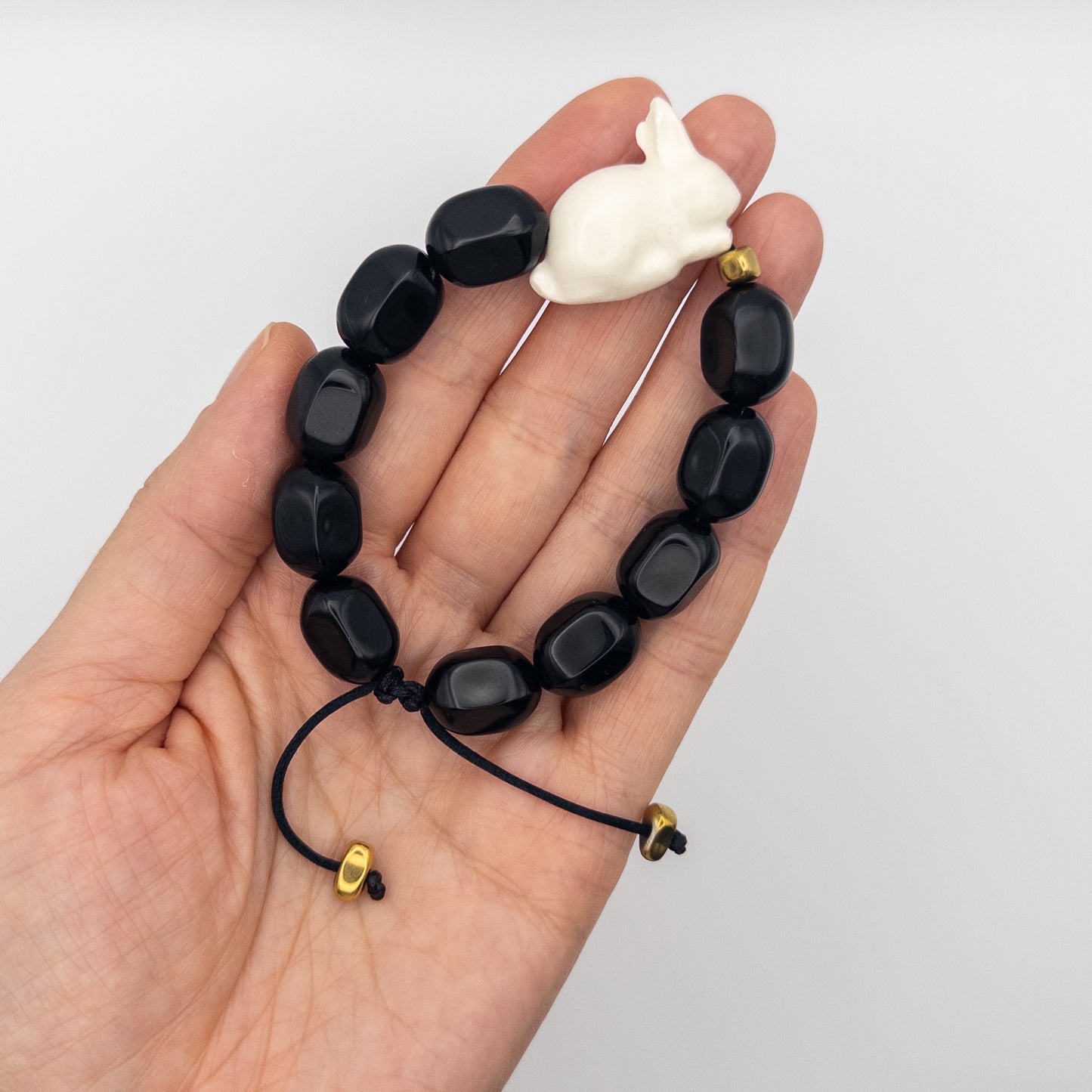 Браслет керамічний Кролик ручної роботи з натуральним камінням