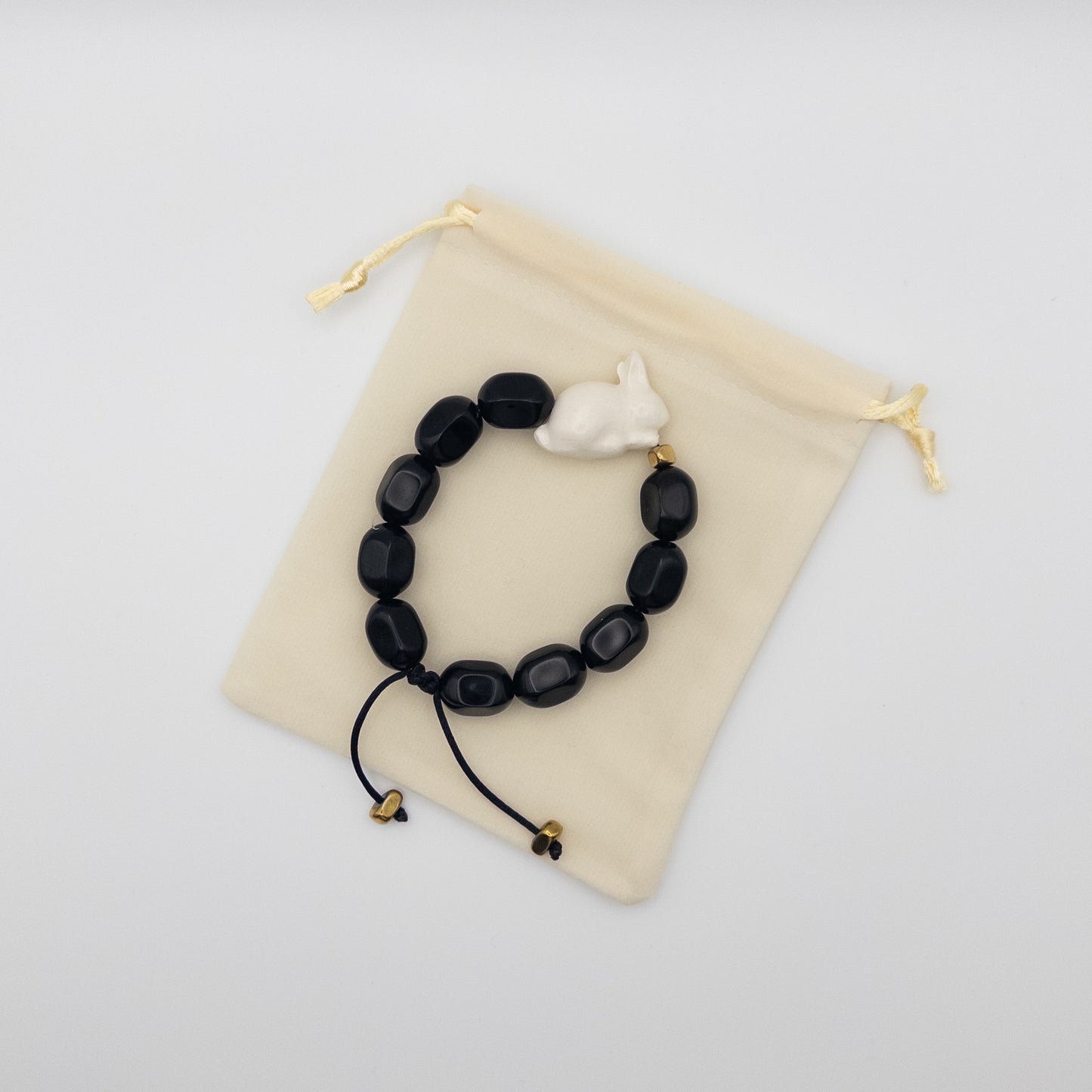 Браслет керамічний Кролик ручної роботи з натуральним камінням