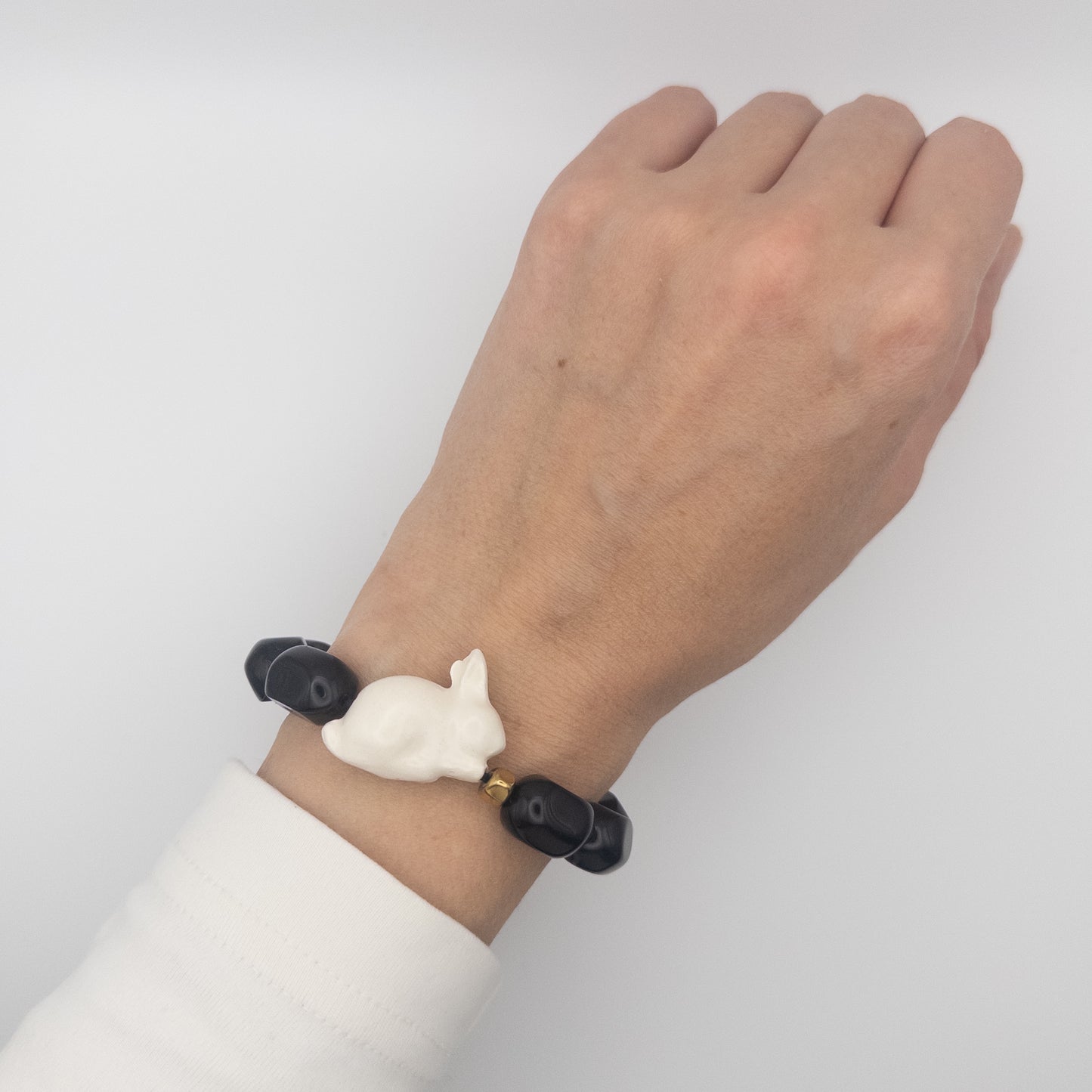 Браслет керамічний Кролик ручної роботи з натуральним камінням
