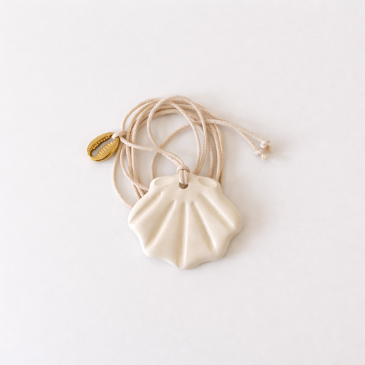 Ceramic shell pendant Comb + metal Cowrie