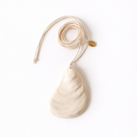 Oyster + metal cowrie